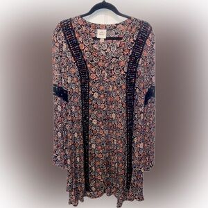 Womens Large KNOX ROSE Floral Blouse with Flared arms and Crochet Accents